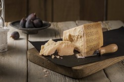 PARMIGIANO REGGIANO KOSHER 18 MESI